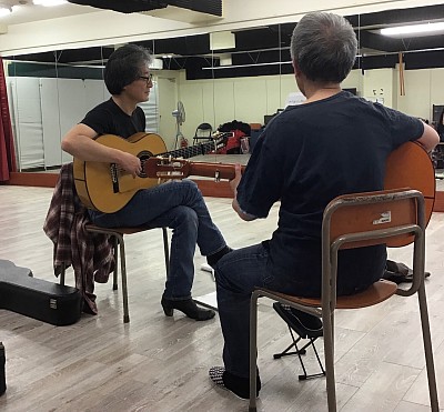 ギター教室レッスン風景