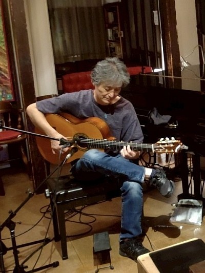 フラメンコギター奏者　梨本　茂